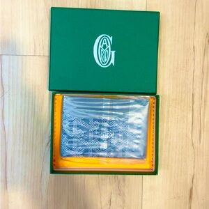 Goyard Green Box with Yellow Cloth and Gray Patterned Pouch